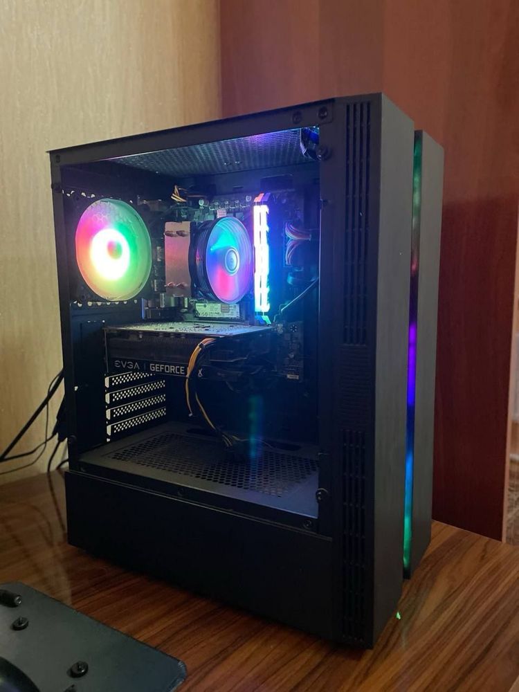 Kompyuter komputer  komplekt case va monitor