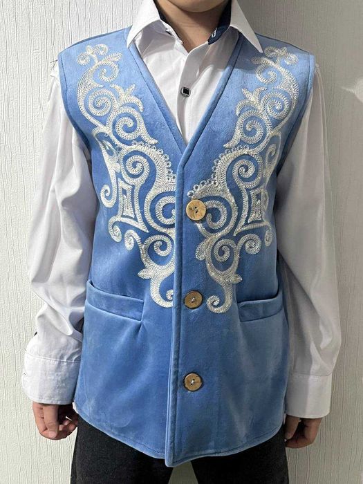 Жилетка национальная размер 128 ,на 5-6-7 лет