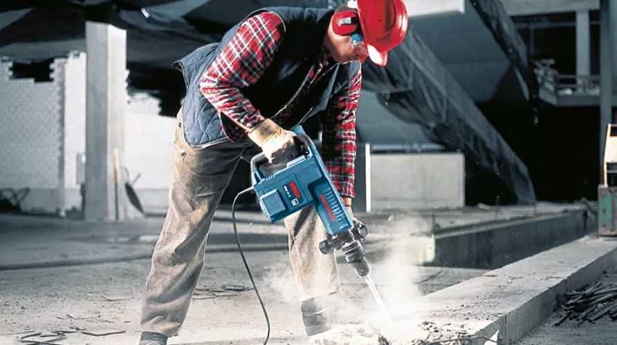 ПОД НАЕМ Къртач BOSCH PROFESSIONAL GSH 11 E/16,8J/ 10 кг/ гр. Казанлък