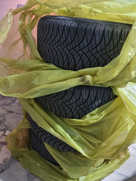 Jante cu anvelope cu capace originale BMW seria 1 model 2012+