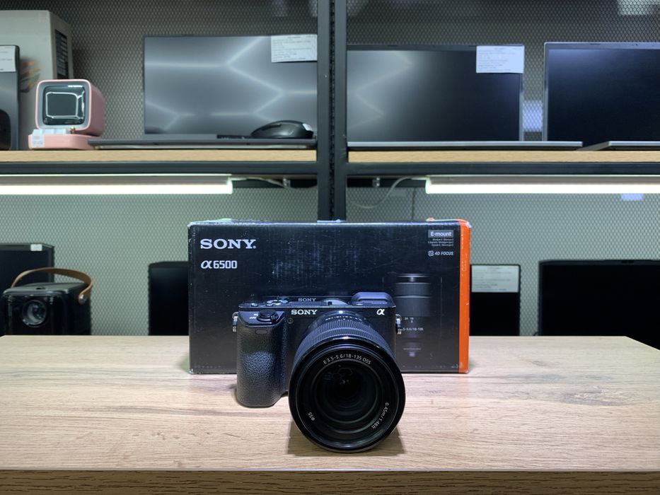 Фотоаппарат Sony Alpha 6500, 18-135 mm,в подарок микрофон,флешка 128ГБ
