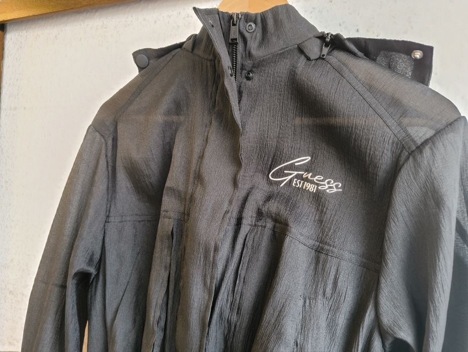 Лятно дамско яке guess размер С