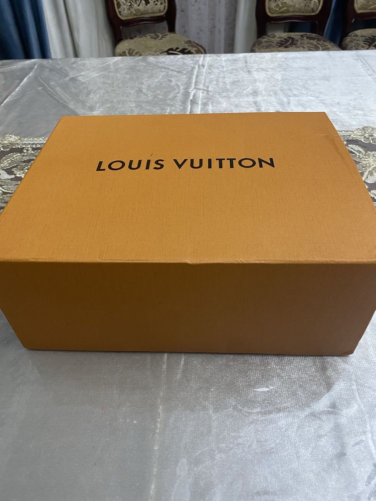 LOUIS VUITTON спортивная обувь 38 размер