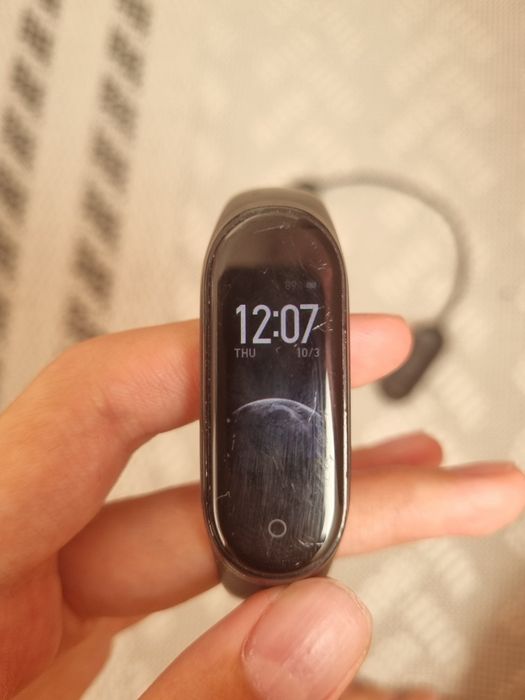 Продам Xiaomi Smart MI band 4