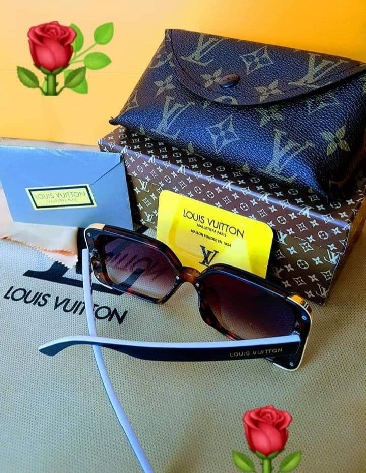 Ochelari de soare Louis Vuitton,cutie,lavetica,toc inclus