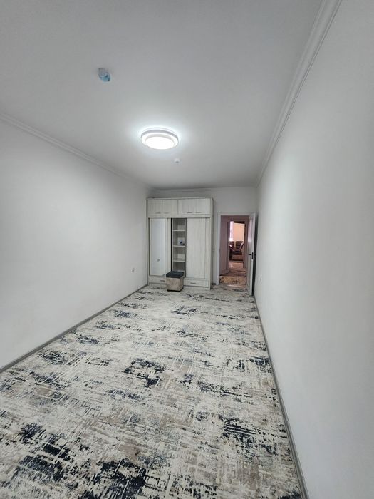 Buyuk ipak yoʻli metrosi Parkent bozori 2 daqiqa Arenda