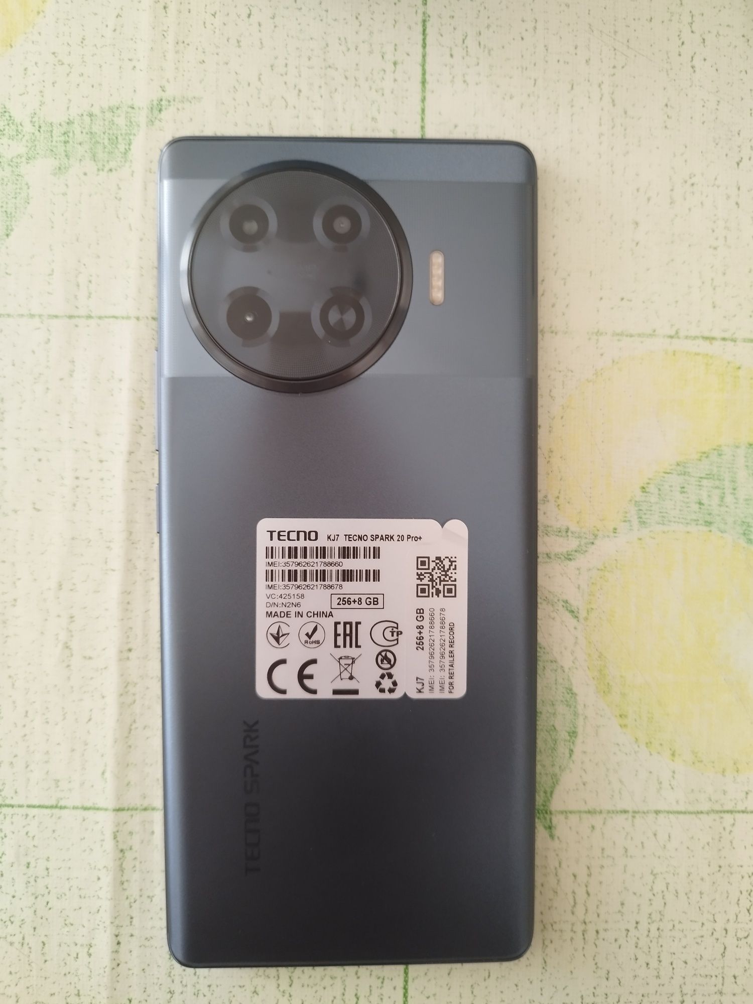 Продаю смартфон TECNO SPARK 20 Pro+