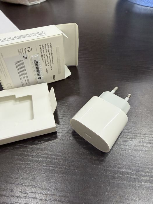 Продам оригинал адаптер айфон