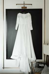 Классическое свадебное платье из плотного атласа 46-48 размер