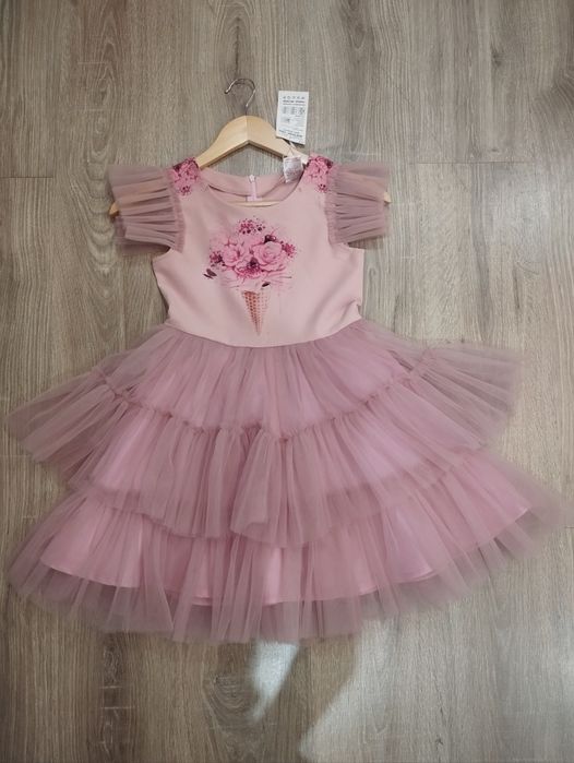 Рокля за дете размер 140