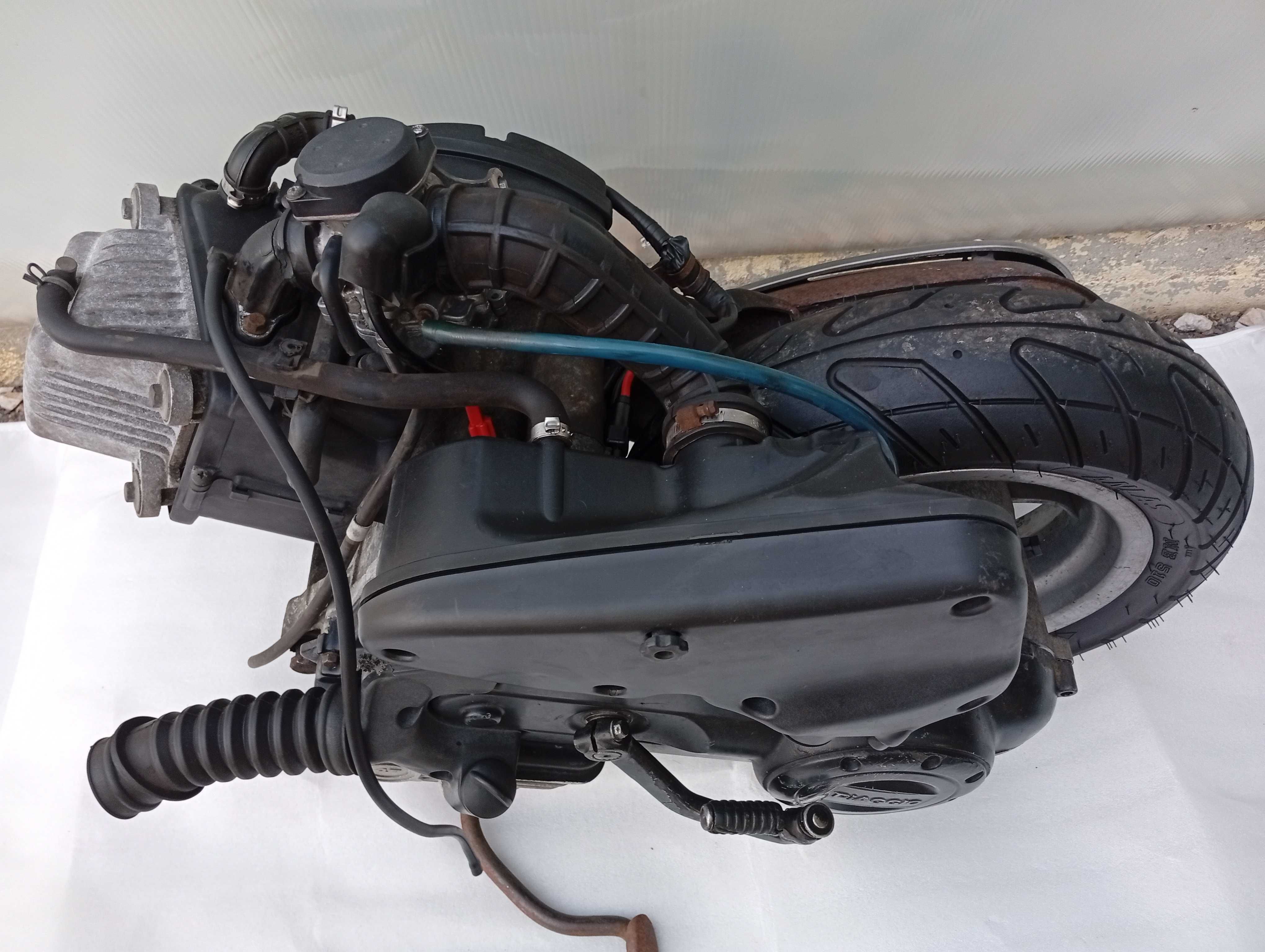 Piaggio Vespa LX50 / C38 4T-двигател -11.000км.