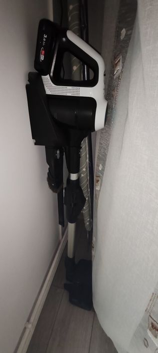 Aspirator vertical 2in1 BOSCH Unlimited 7 ProHygienic Aqua BCS71HYG3,