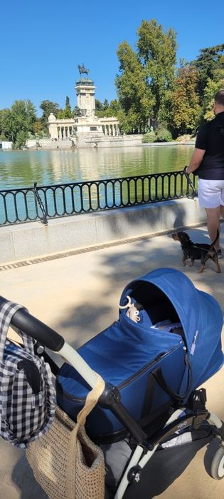 Продавам кош за новородено  и комарник Stokke