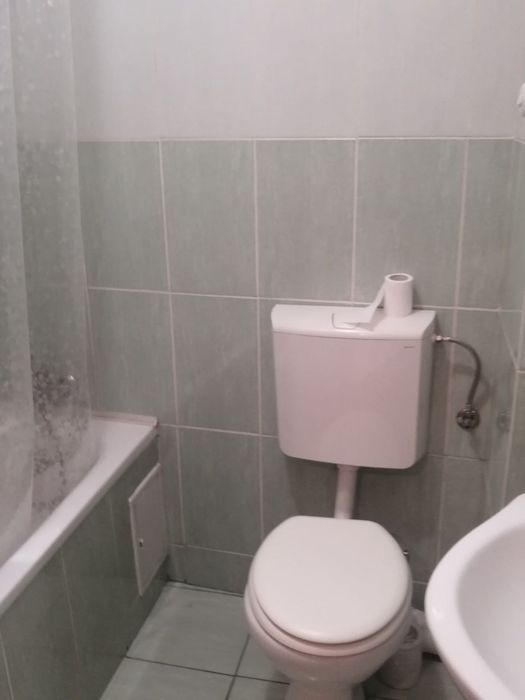 Închiriez apartament