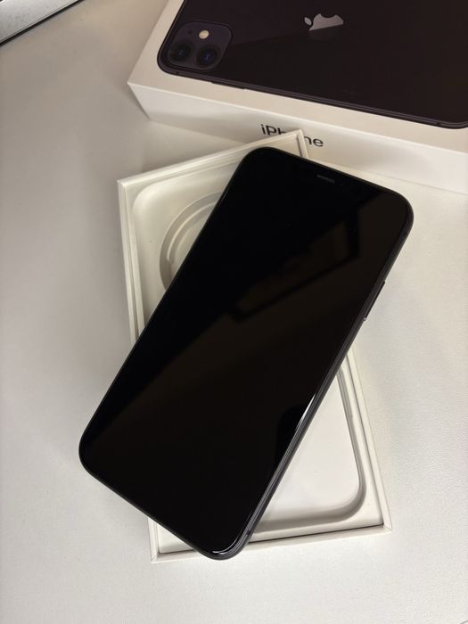 iPhone 11 – 64GB, Negru – Stare foarte bună |