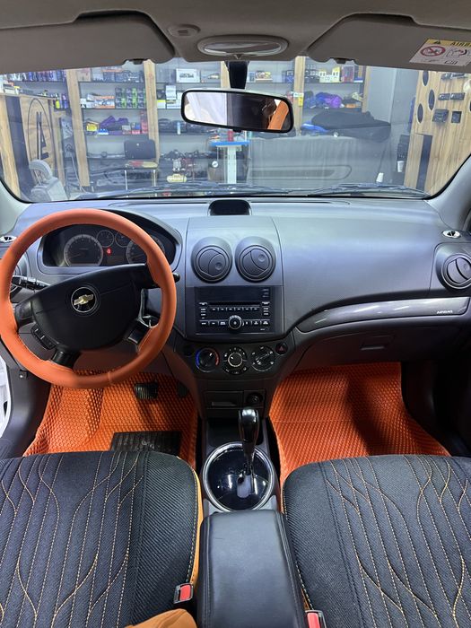 Nexia 3 AVTOMAT 212 000km orqa bagaj orqa 2 ta kriloda kraska bor.