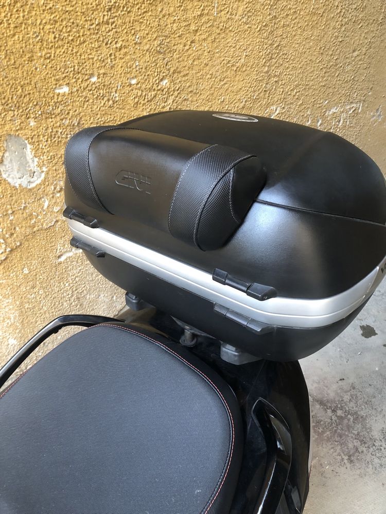 Suzuki burgma 650