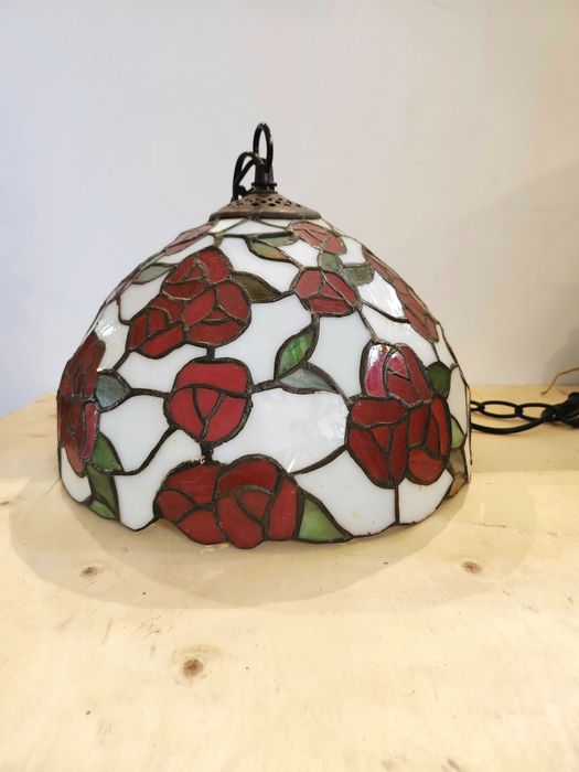 Витражна лампа в стил Тифани