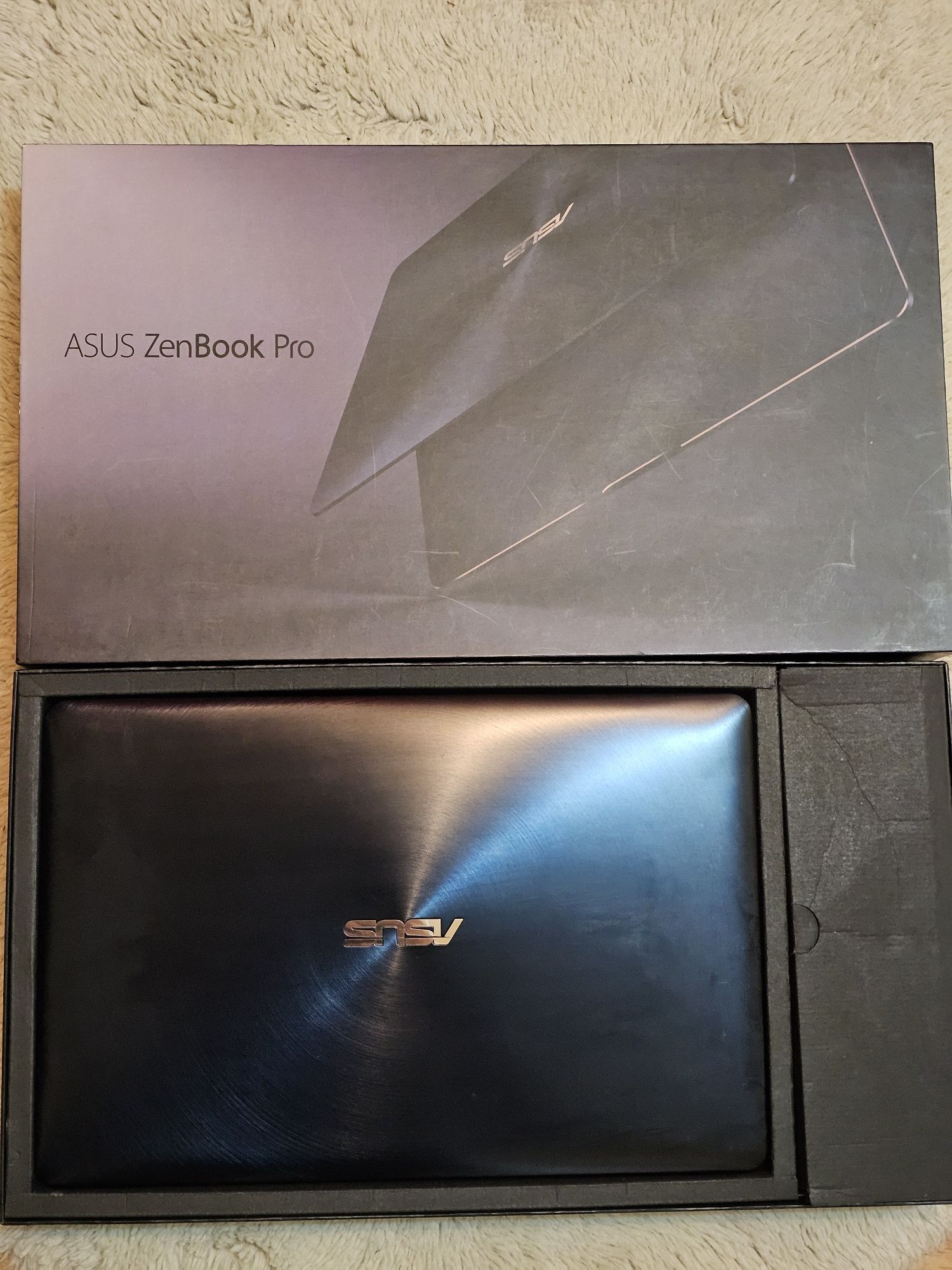Laptop Asus ZenBook Pro