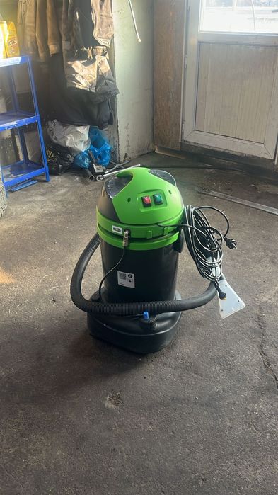 Пылесос Grass Baiyun ESTRO 125 зеленый, черный