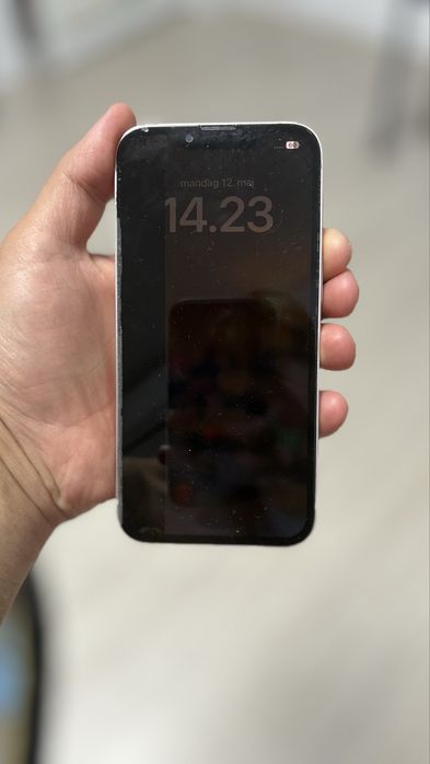 iPhone 13-Doar pt piese-NU Dezmembrez-Citeste Descrierea Anuntului-Fix