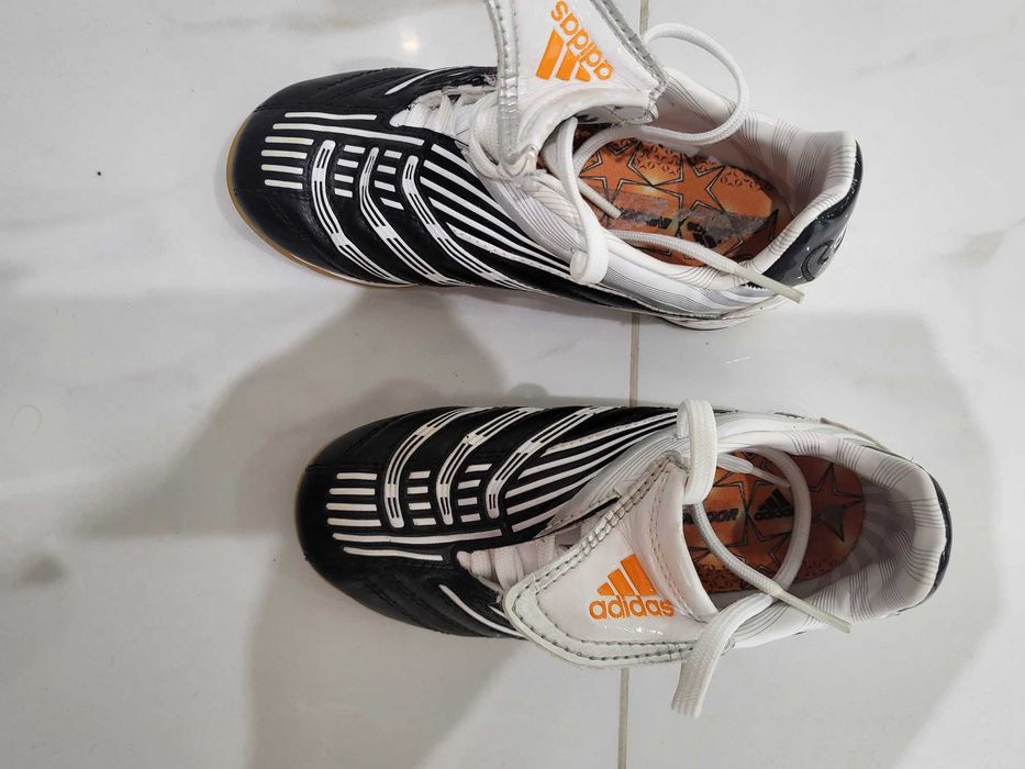 Маратонки  Adidas за футбол