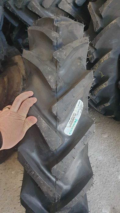 9.5-24 Anvelope GALAXY tractor cu garantie 8 pliuri livram