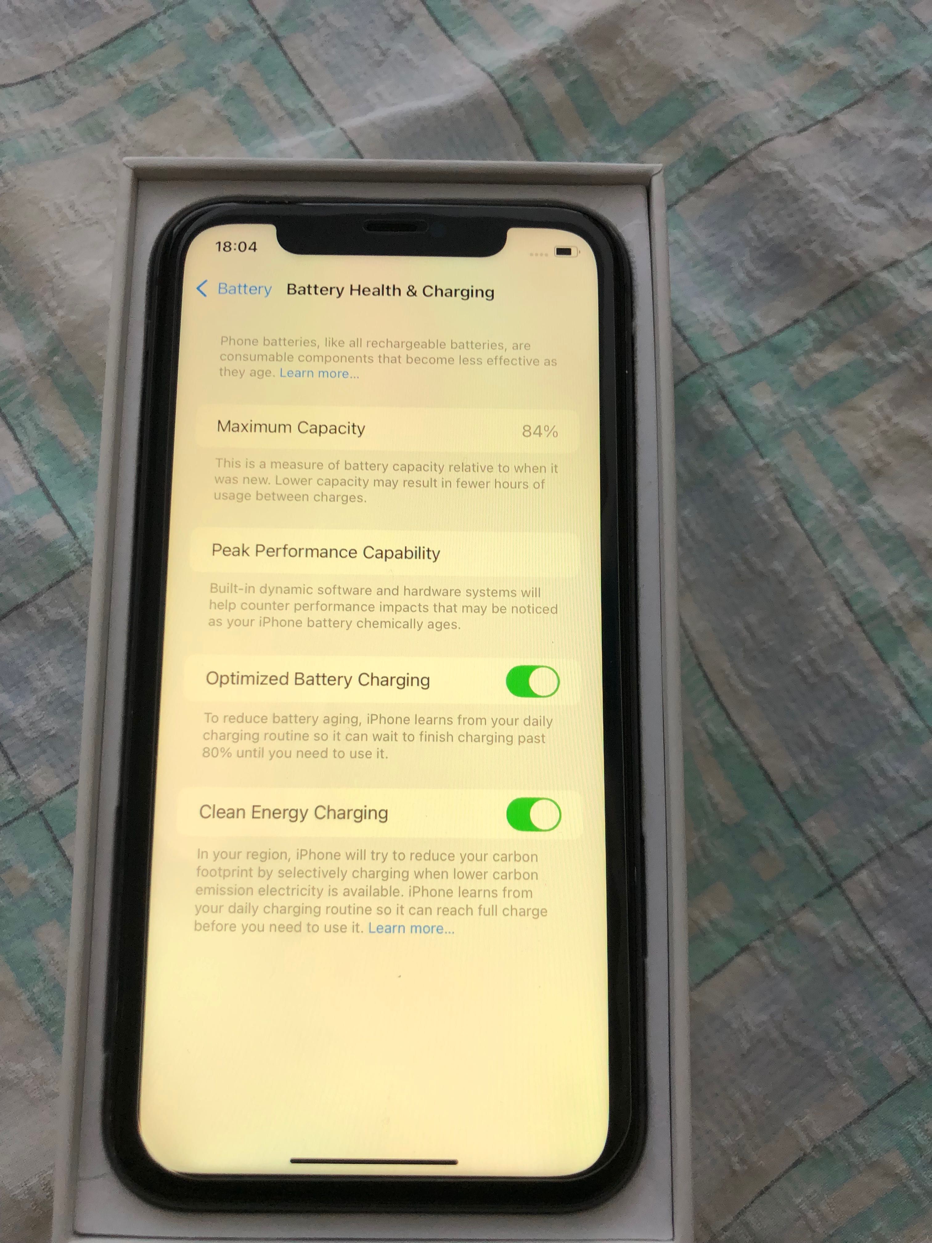 Продавам iPhone 11 128gb black