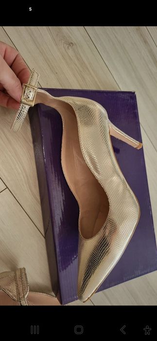 Pantofi noi, piele naturala, aurii