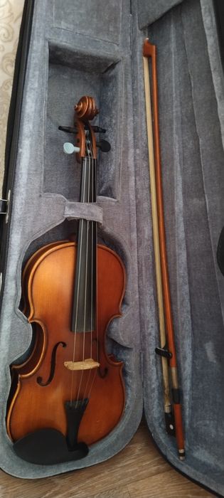 Продам детскую скрипку в хорошем состоянии.