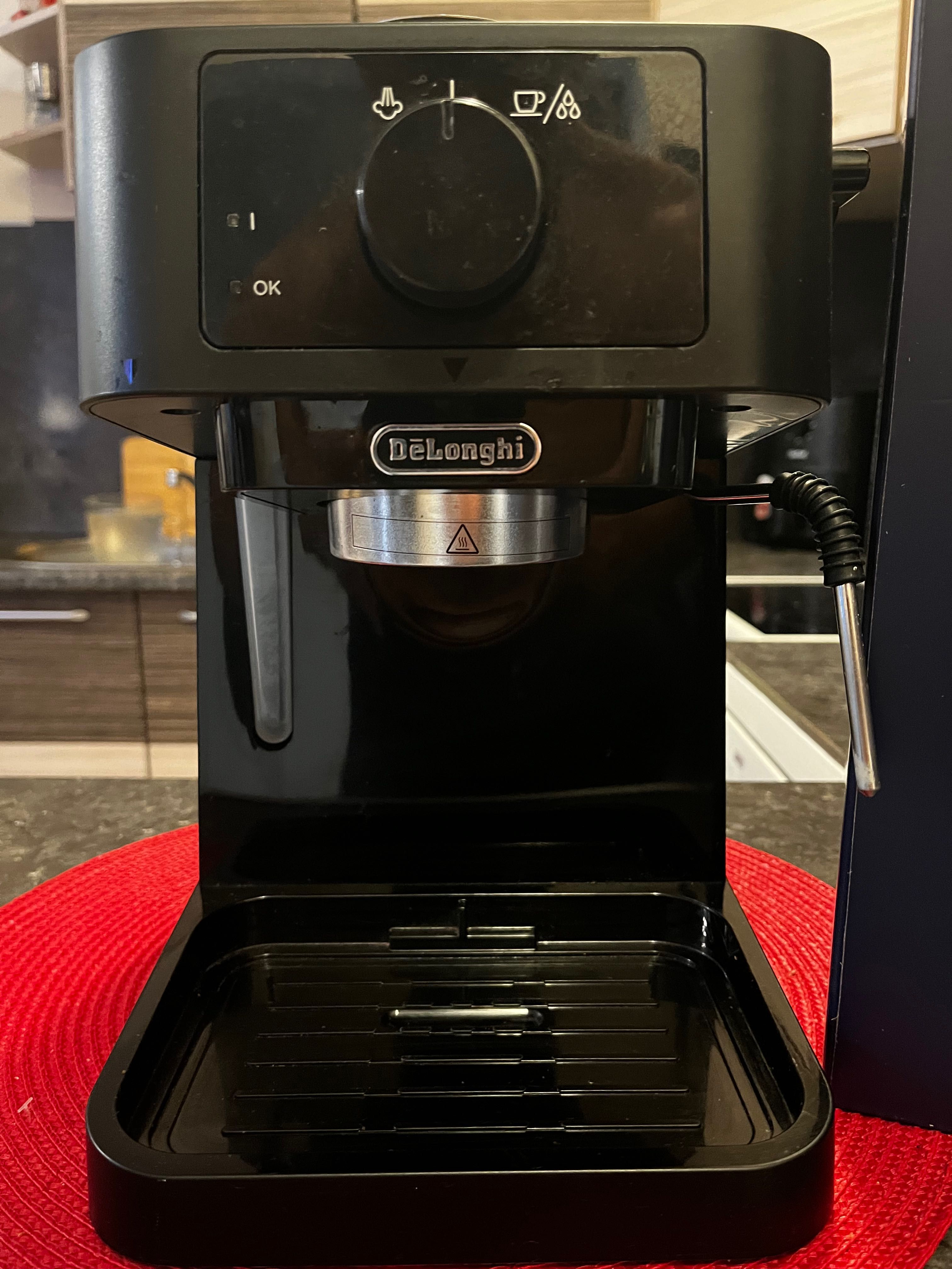 Кафемашина DeLonghi ( EC230.BK) - все още в гаранция