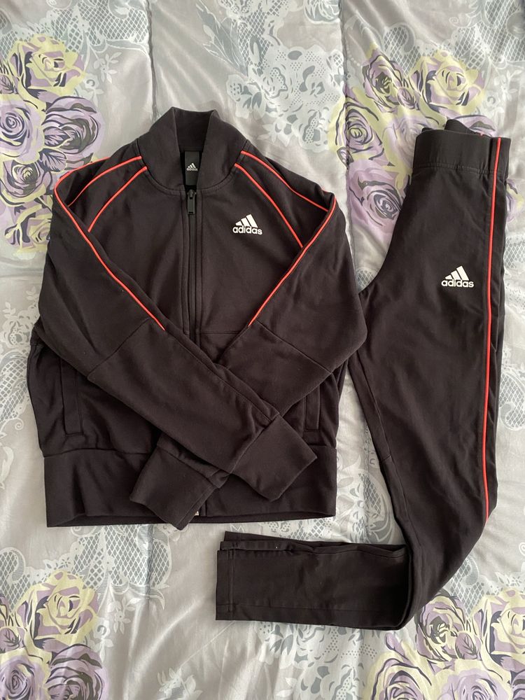 Оригинален дамски екип Adidas xs