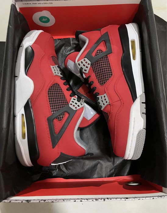 Air Jordan 4 Retro Toro Bravo
