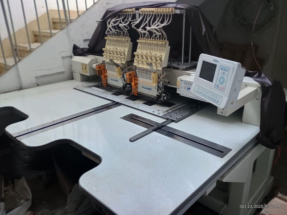 Masina de brodat cu doua capete