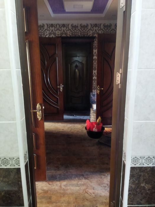 Sroshni Kvartira satiladi Bazar bette