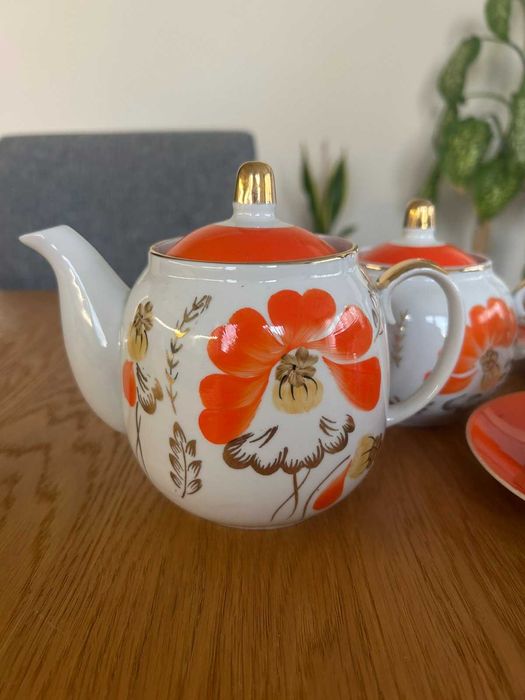Старинен руски сервиз за чай (200 мл.), закупен около 1980г.