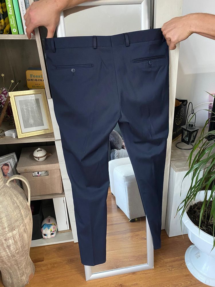 Pantaloni de costum eleganti