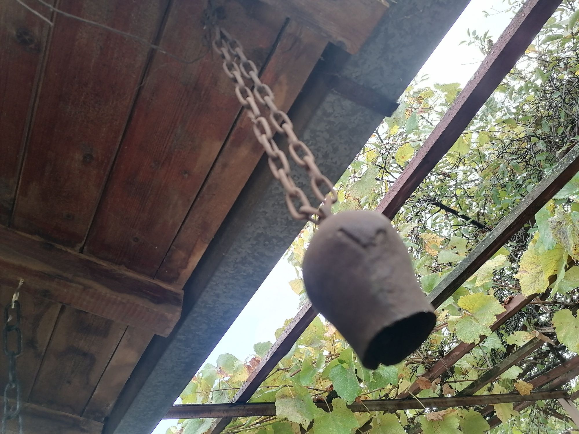 Голяма къща на две улици