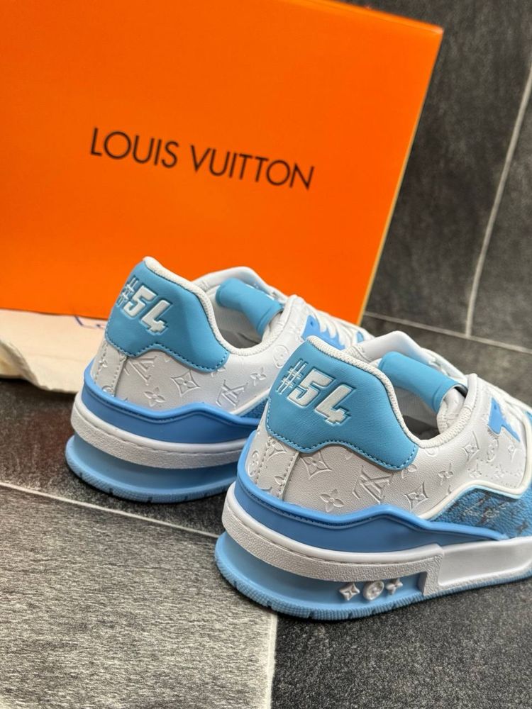 Adidasi Louis Vuitton noi