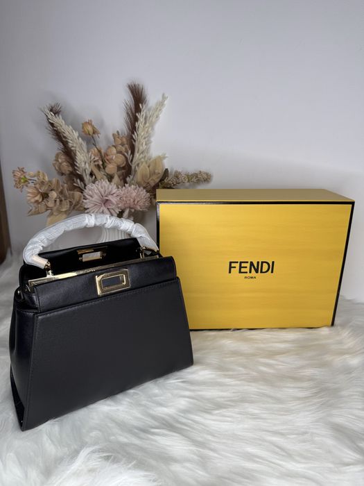 Geanta Fendi Peekaboo Mini piele naturala 100% prezentare completa
