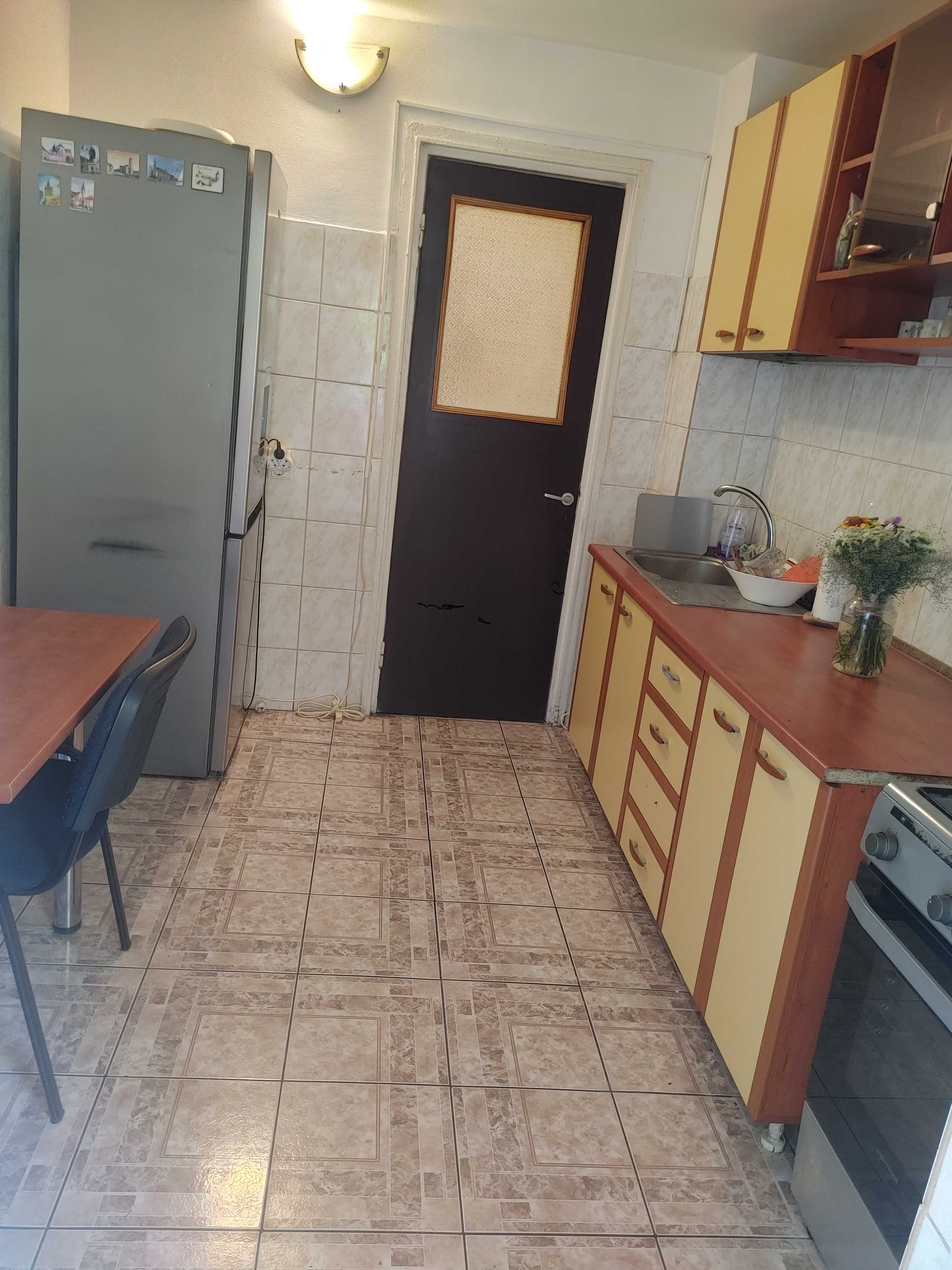 Apartament 3 camere Metrou Gorjului