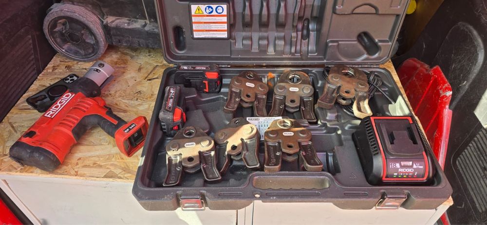 Vand sau schimb Presa Sertizare Ridgid RP 340