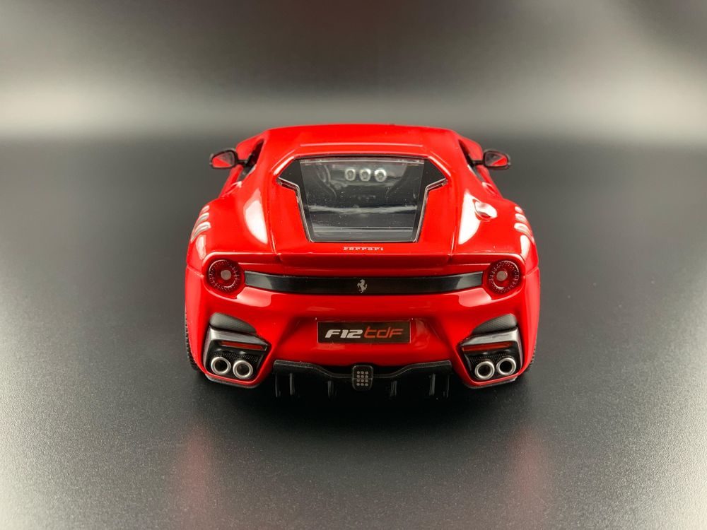Macheta auto Ferrari  F12 ,TDF, Bburago, 1/24