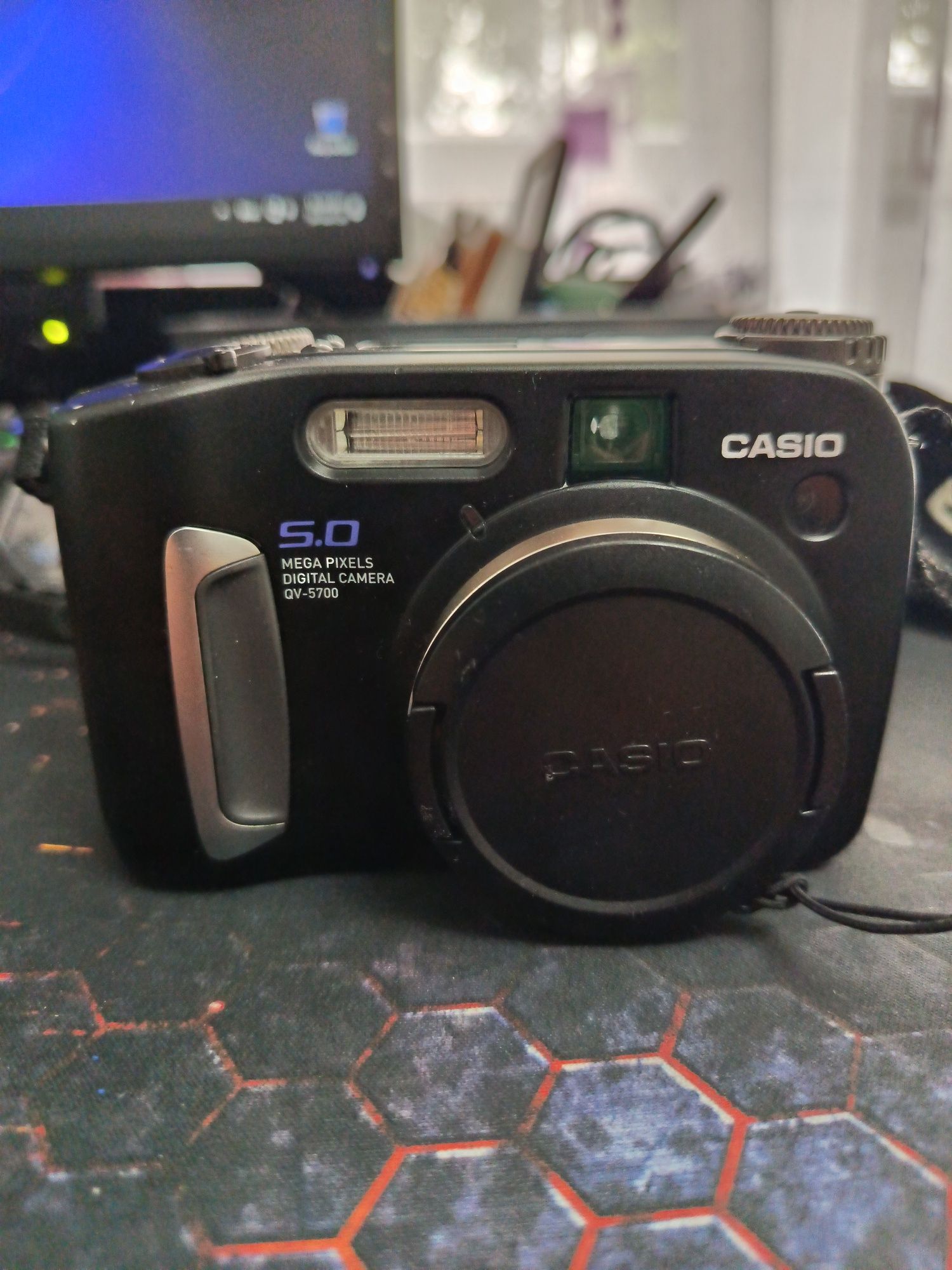 Aparat photo Casio-QV5700 in stare foarte buna Made in Japan