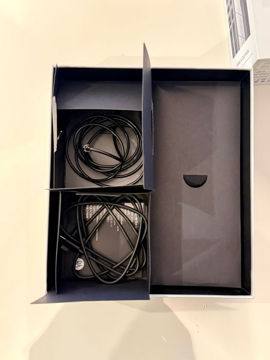 Casti Bang & Olufsen H9