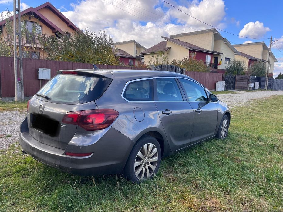 Opel Astra J 2012
