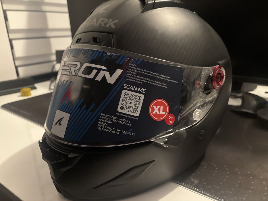 Casca Shark Aeron Carbon marime M, si XL
