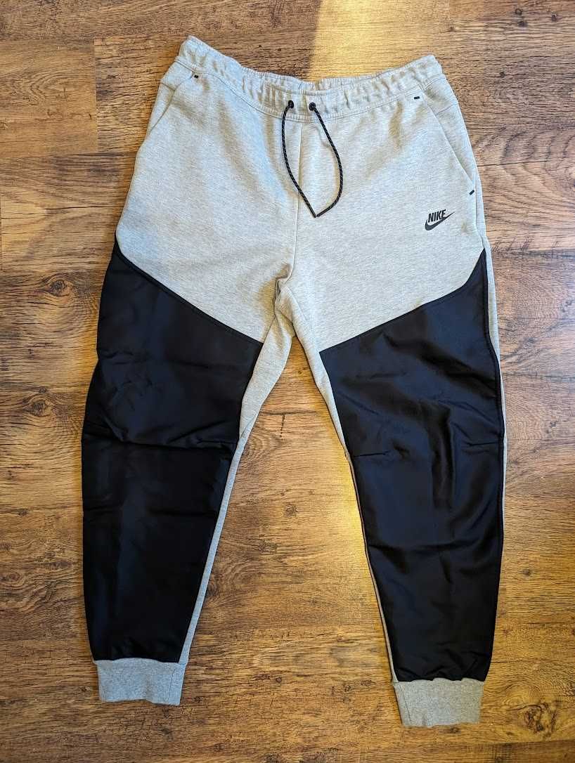 Долнище Nike Tech Fleece Jogger / АНЦУГ NIKE SPORTSWEAR