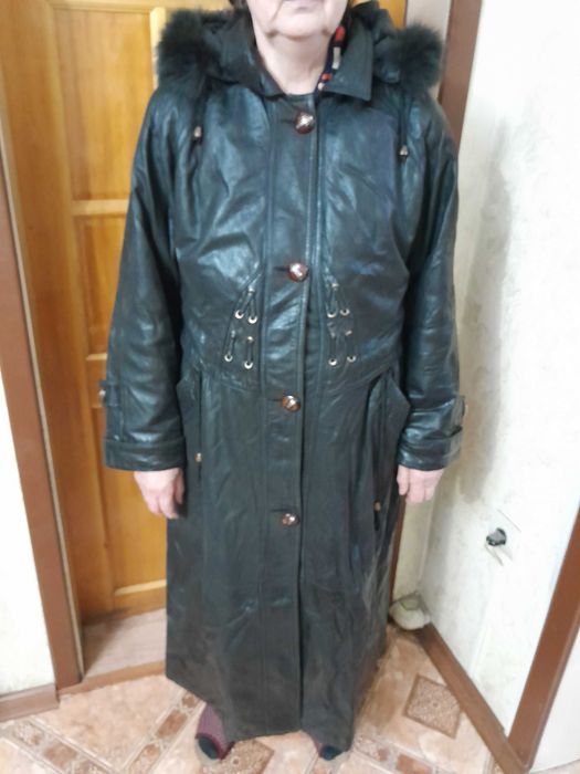 Продам кожаное пальто