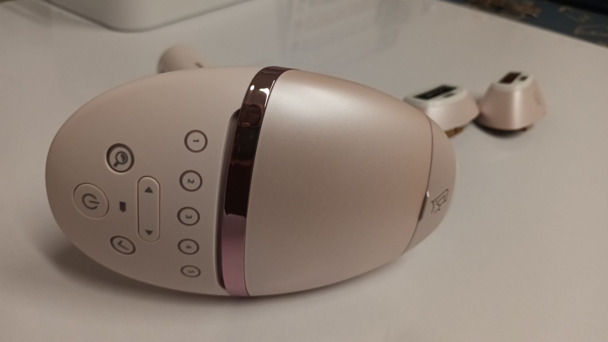 Aparat IPL Philips Lumea seria 9900